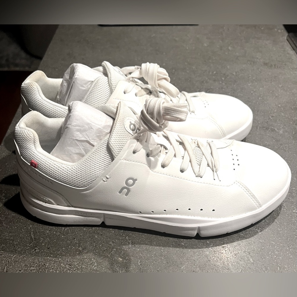 On The Roger Advantage Women’s Tennis Sneakers - Sz 10.5